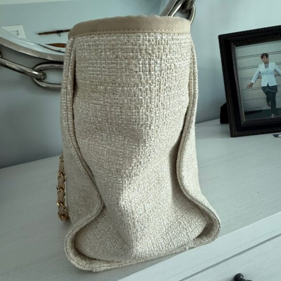 2018 Chanel Boucle Lurex Deauville Medium Tote Bag - Picture 5 of 15